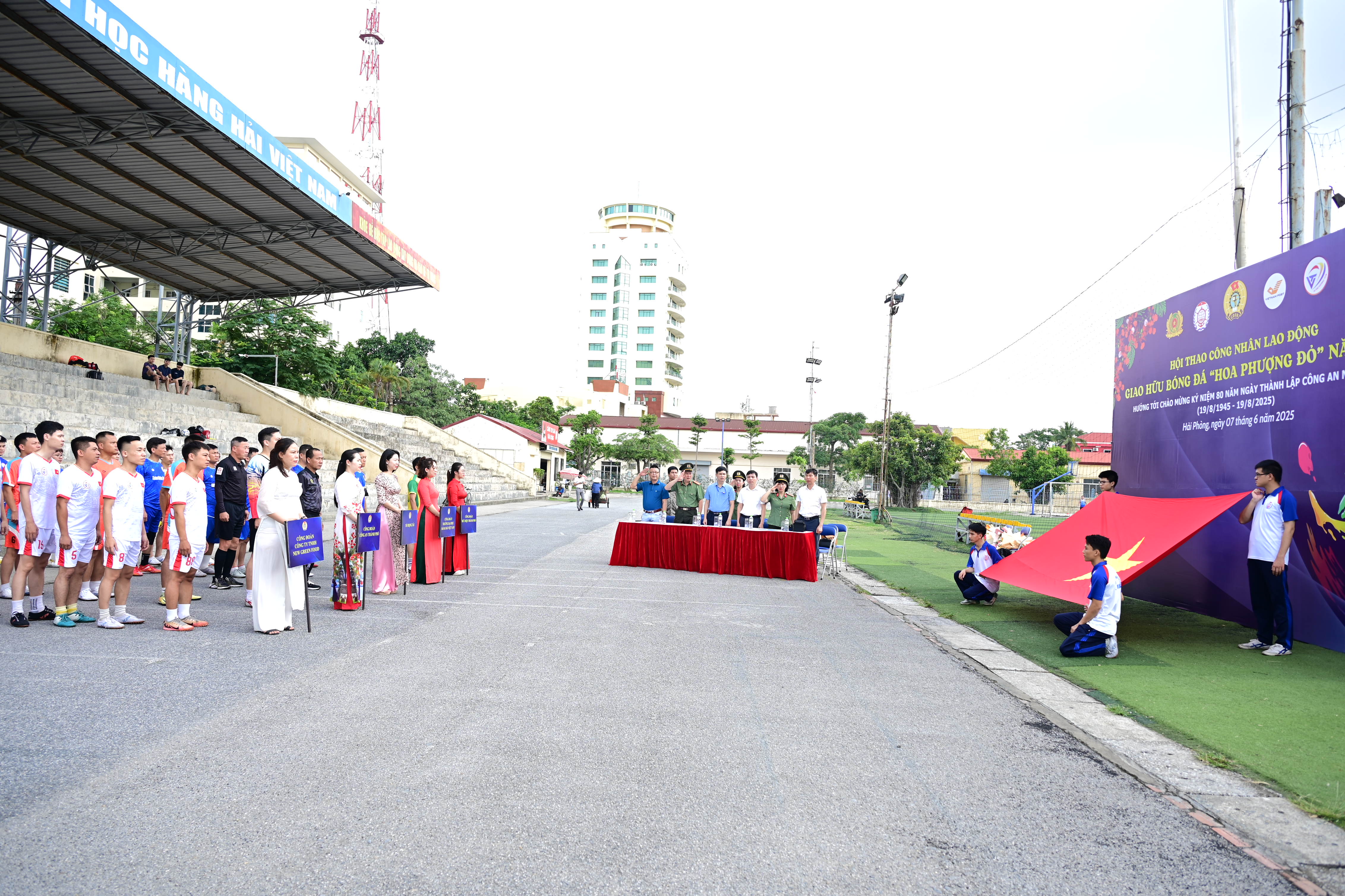 Công đoàn Công an thành phố: Phối hợp tổ chức giao hữu bóng đá “Hoa Phượng Đỏ” năm 2025